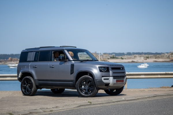 Land Rover Landrover Defender 3.0 D300 110 HSE A (7 Seats)